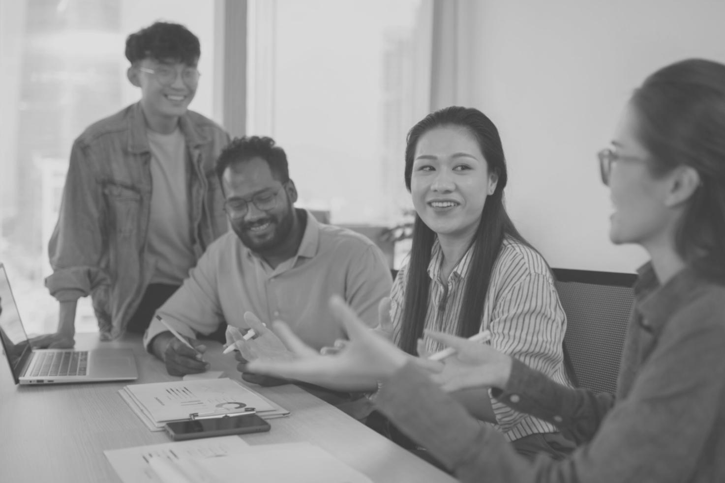 Espace de travail collaboratif avec équipe silvatoriaqn